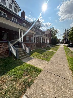 293 E 18th Ave – photo 1