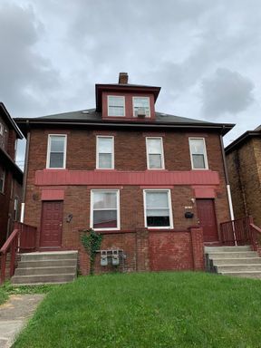 1610 Summit St – photo 1