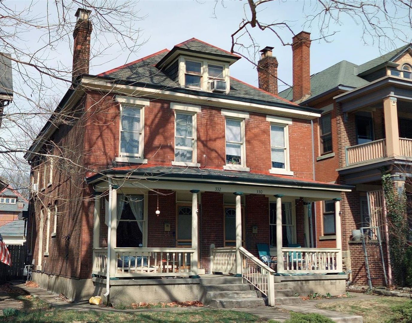 Columbus Apartment: 330 W Hubbard