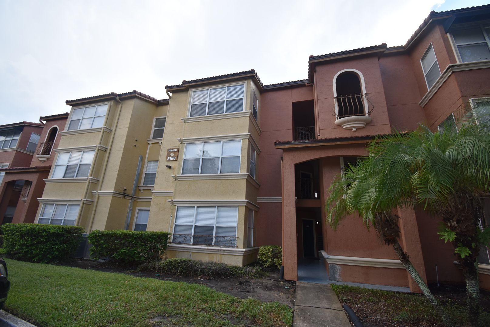 Orlando Condo: 5160 Conroy Rd #1435