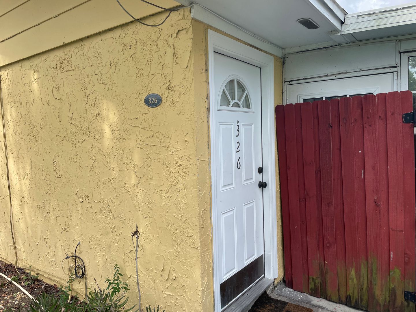 Winter Springs House: 326 San Rafael St