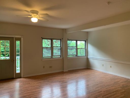 2 Bed /1 Bath 1st floor Apartment in quiet neighborhood - Amherst, MA