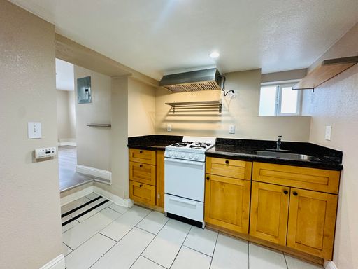 504 32nd Street, Oakland, CA 94609