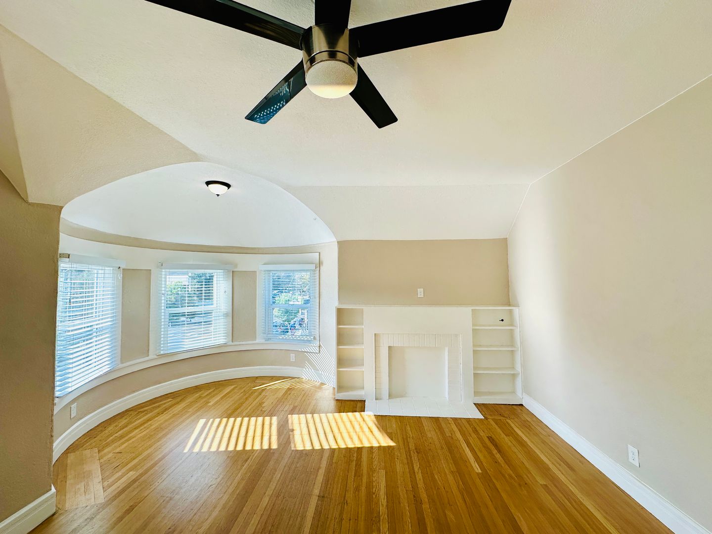 Oakland Apartment: 3207 Telegraph Ave