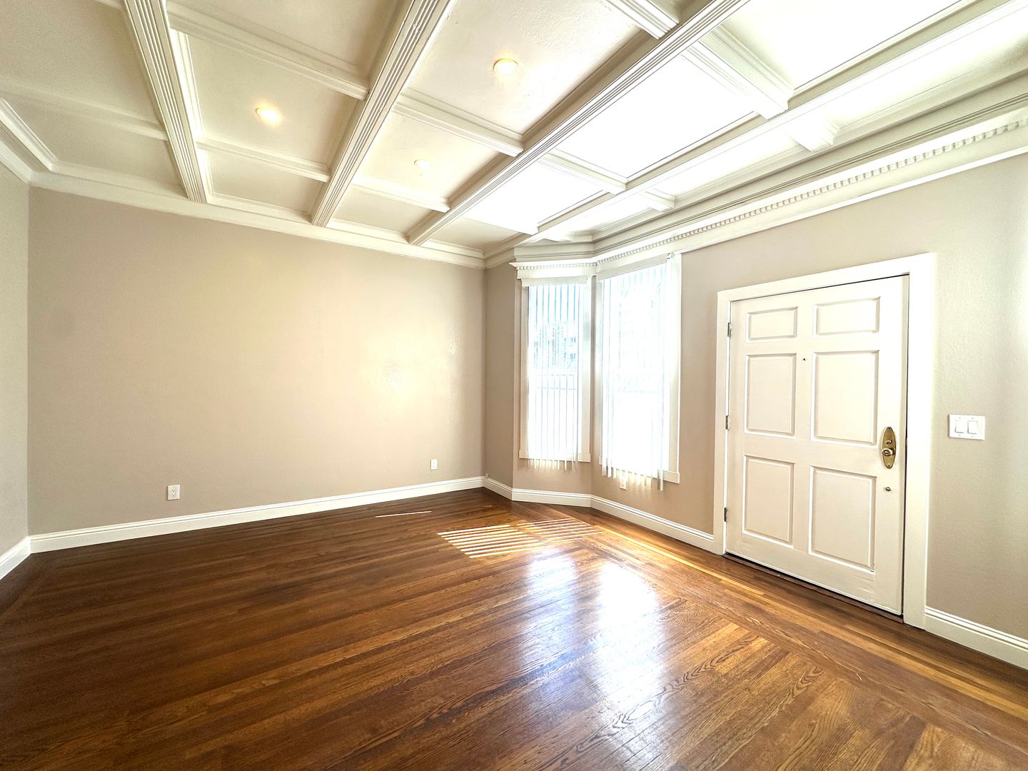 Oakland Apartment: 3207 Telegraph Ave