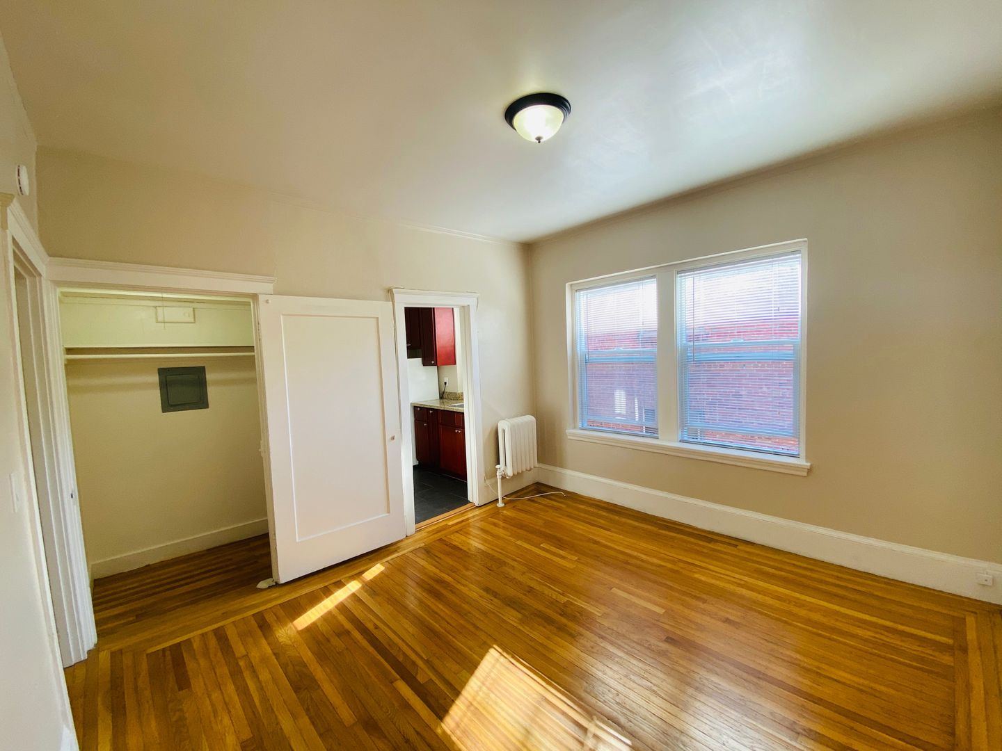 Oakland Apartment: 176 15th St