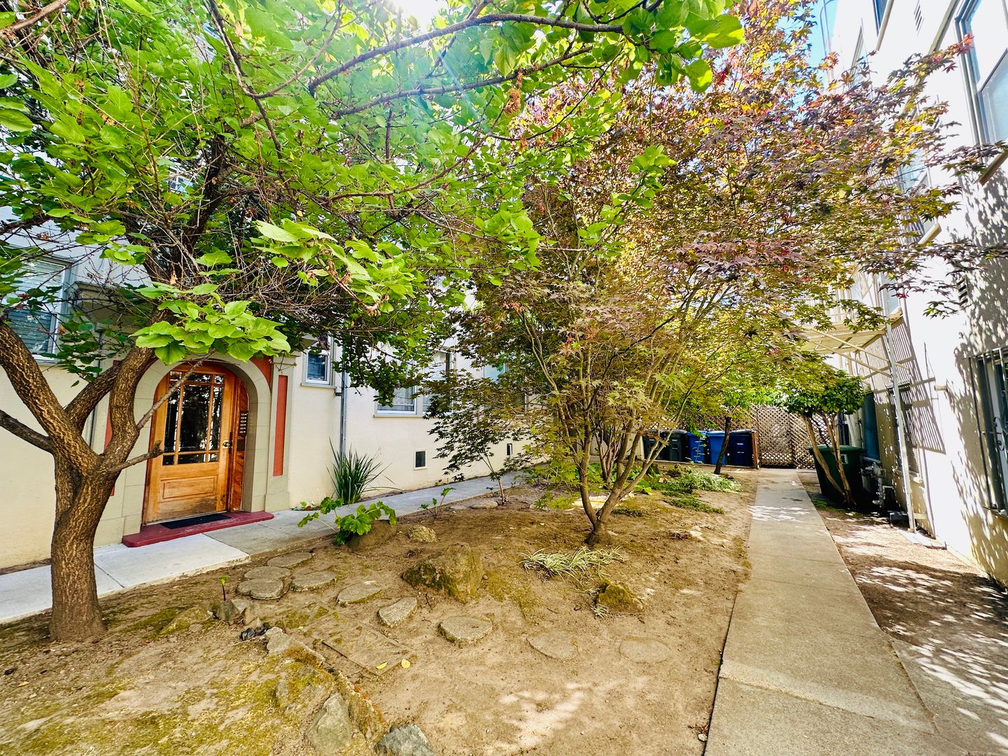 Berkeley Apartment: 2425 Fulton St