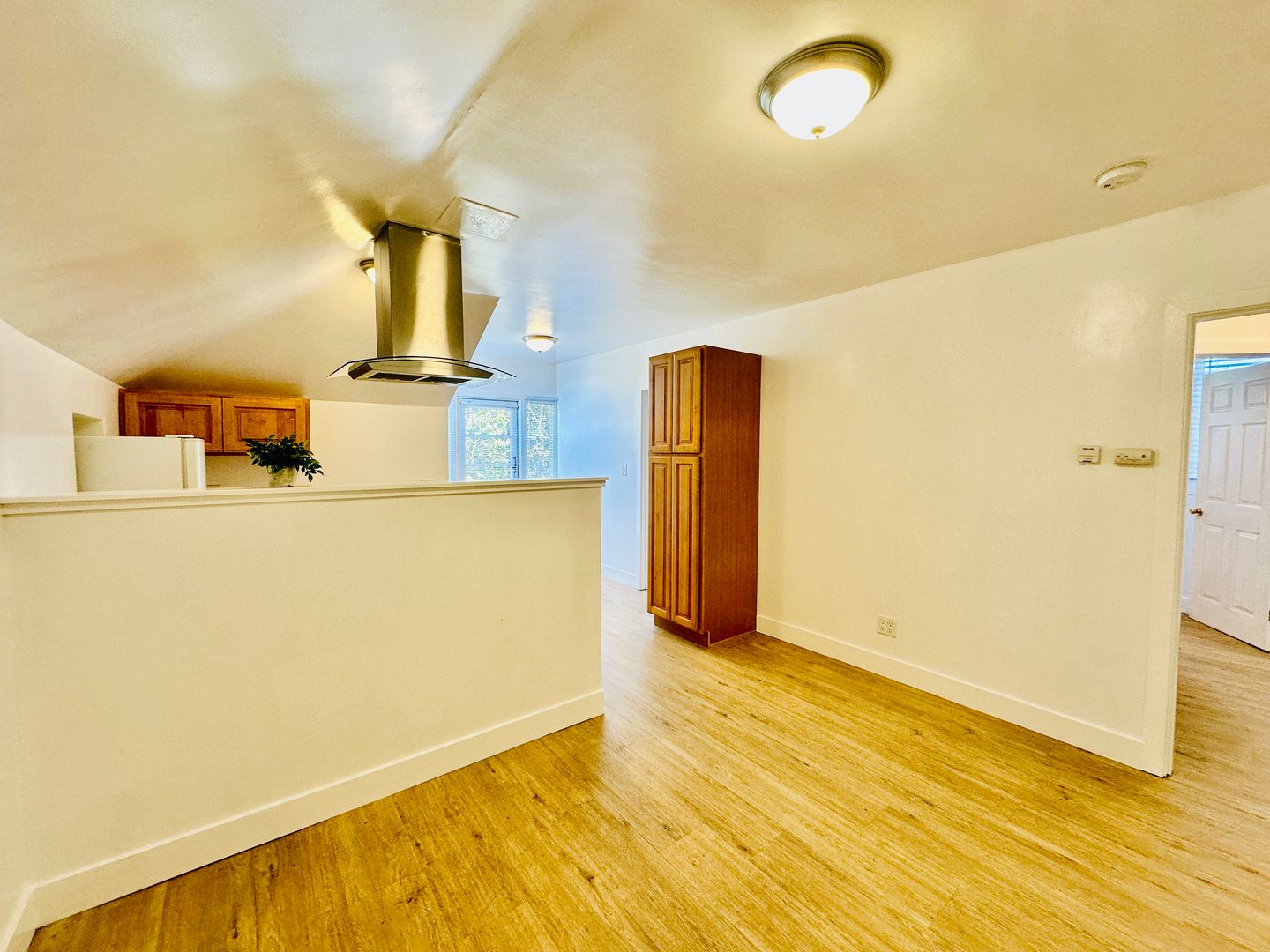 Berkeley Apartment: 2907 Martin Luther King Jr Way