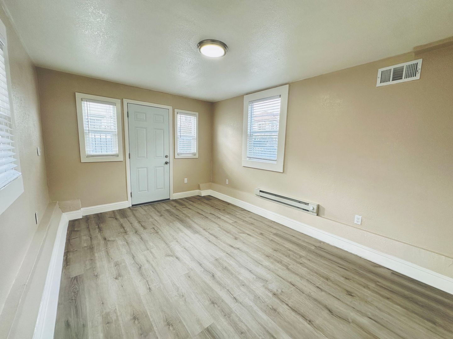 Oakland Apartment: 3207 Telegraph Ave