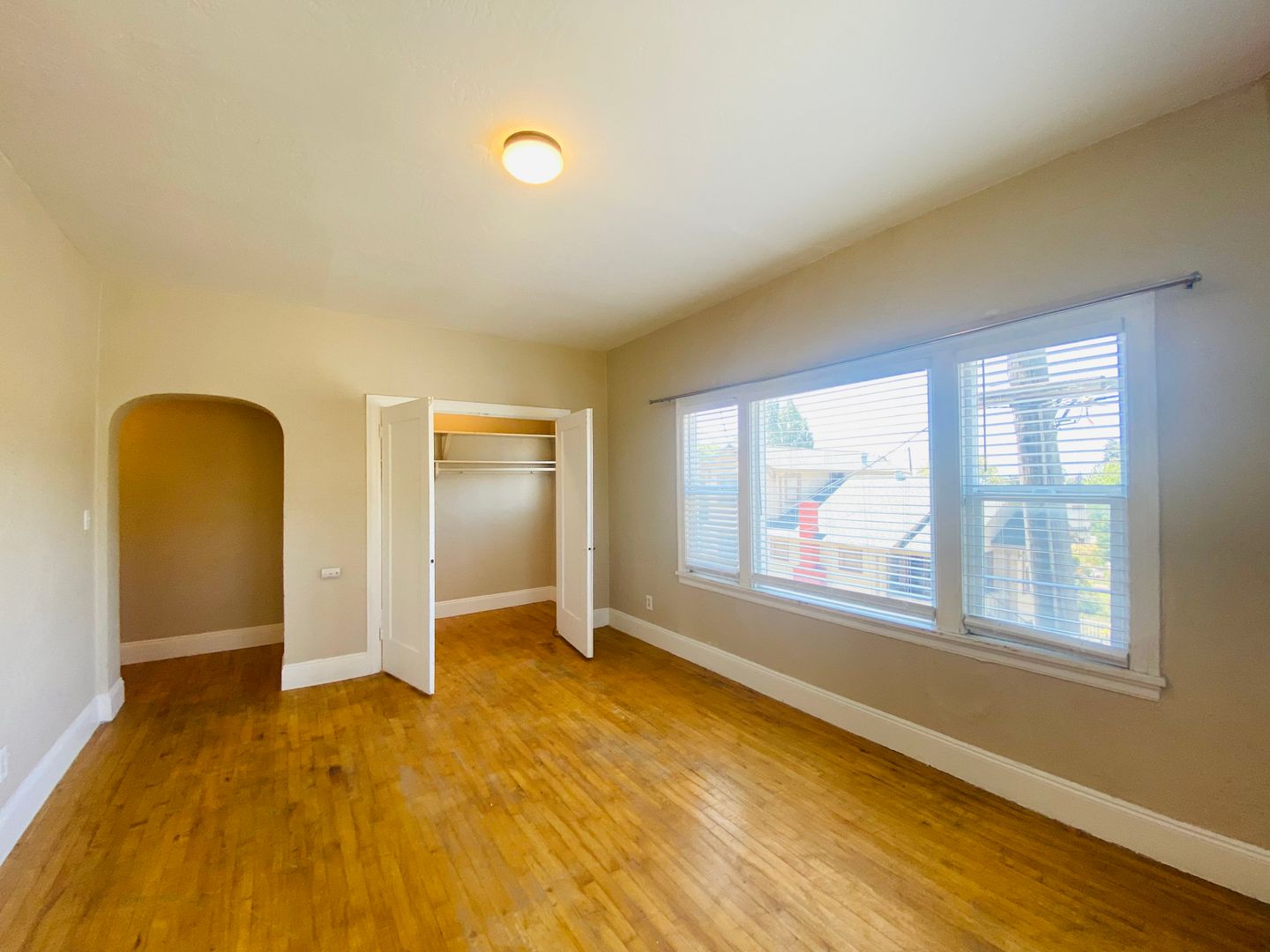 Oakland Apartment: 5300 Walnut St
