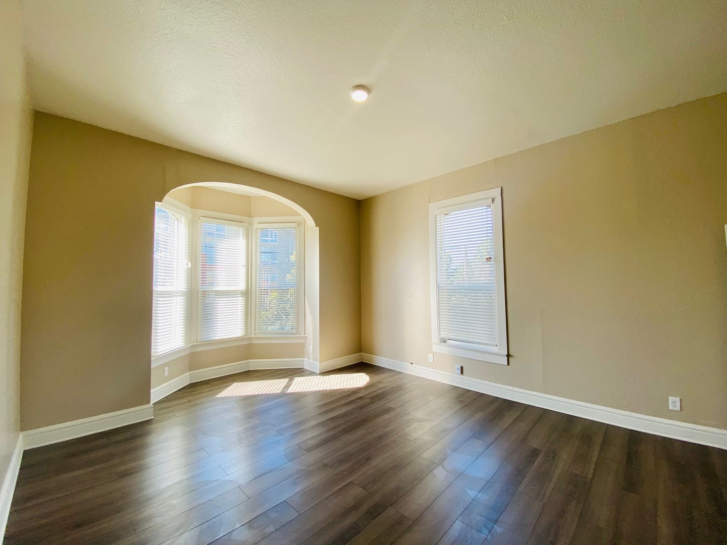 Oakland Apartment: 658 8th Street