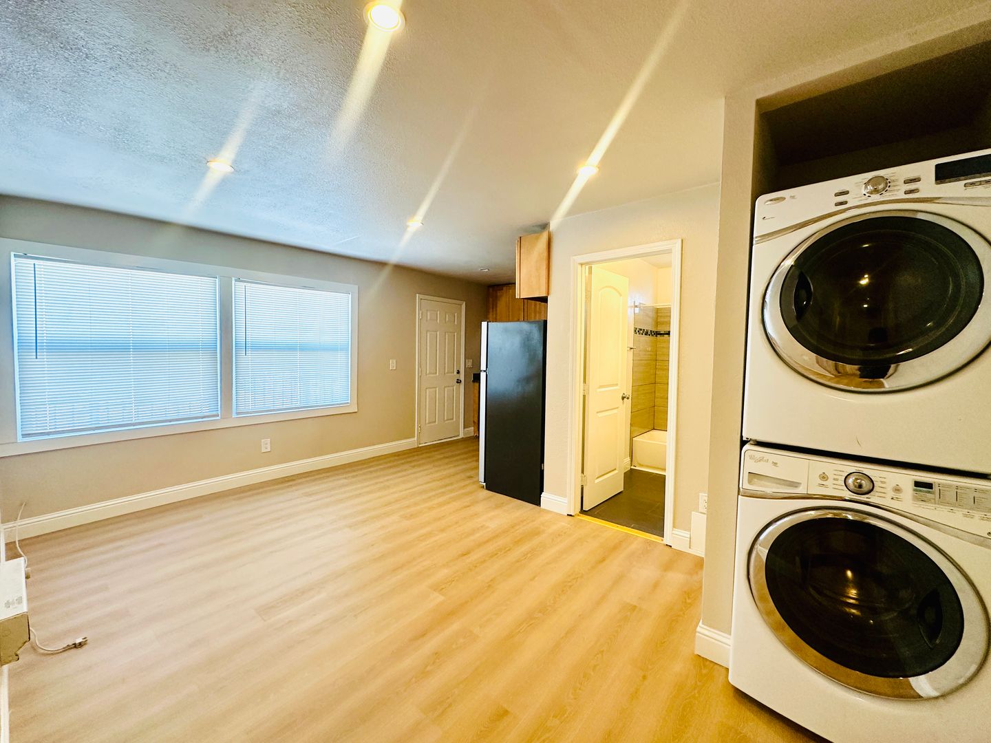 Oakland Apartment: 3210 San Leandro St
