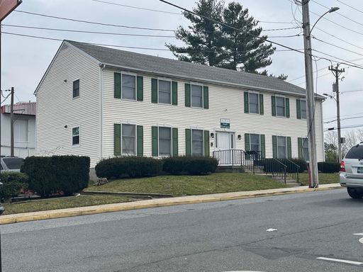 $1100 Studio Apartment 2nd floor
