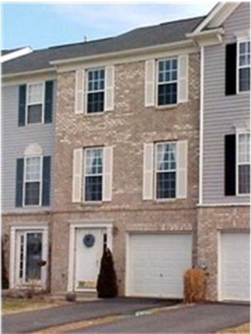 Middletown House: 11 Demaret Court