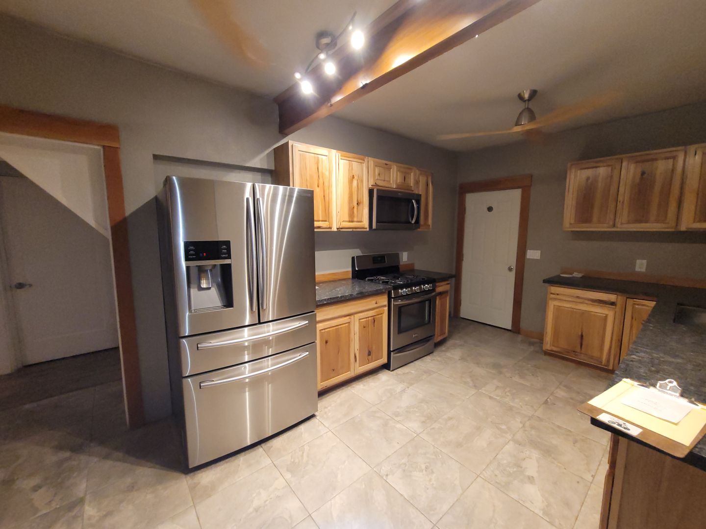 Medford House: 1001 Lozier Lane