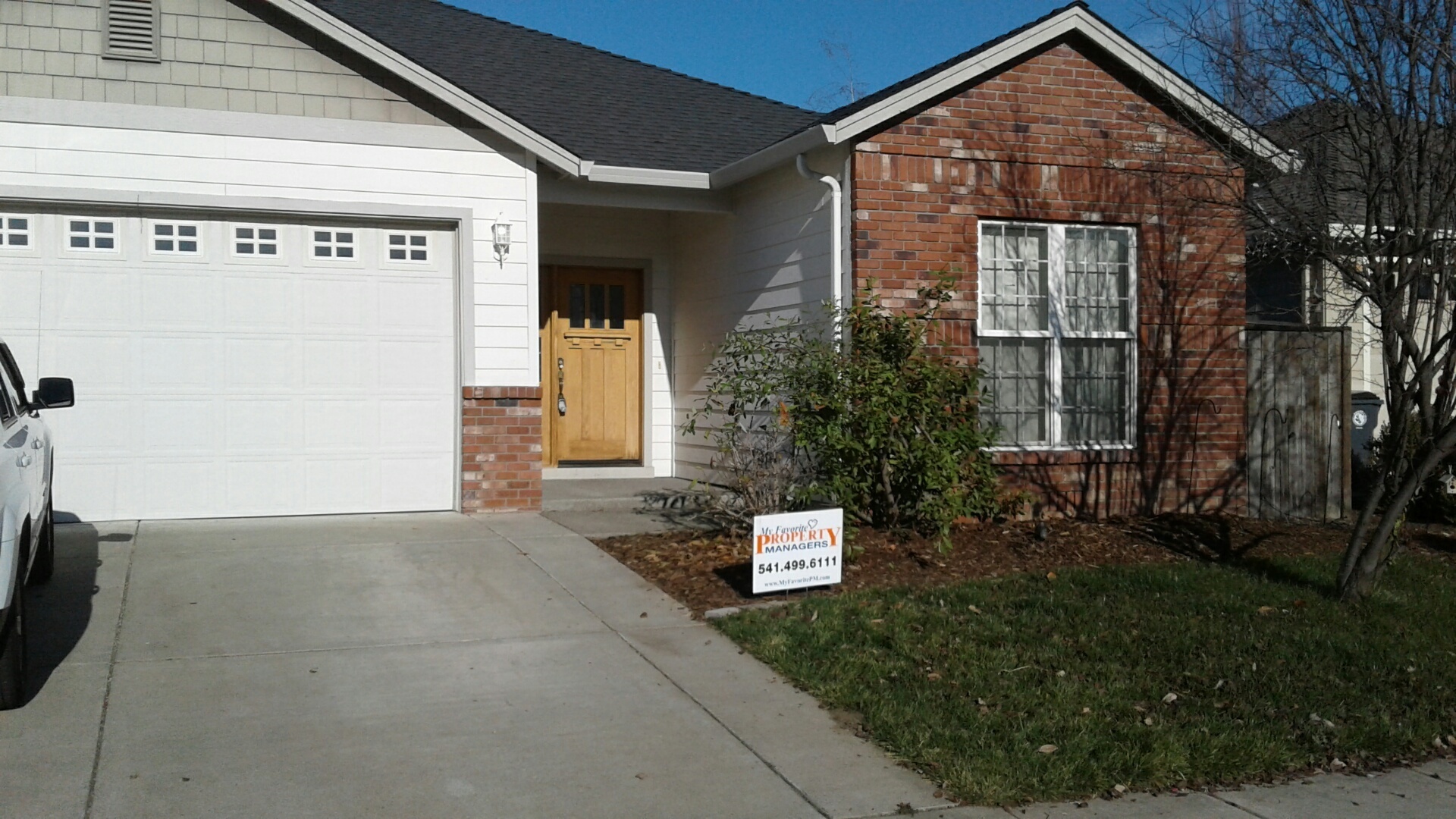 Central Point House: 2657 Brookdale Dr