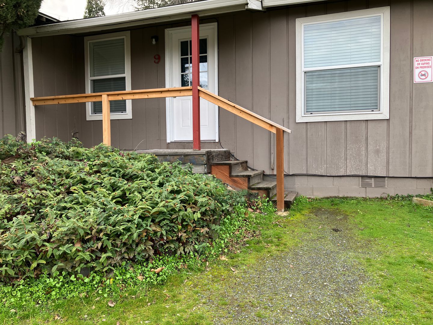 Ashland Apartment: 803 N. Main St.