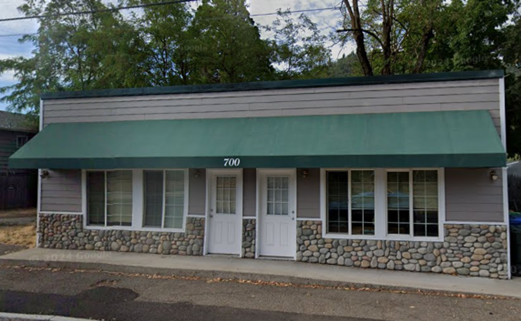 Gold Hill Apartment: 700 2nd Ave