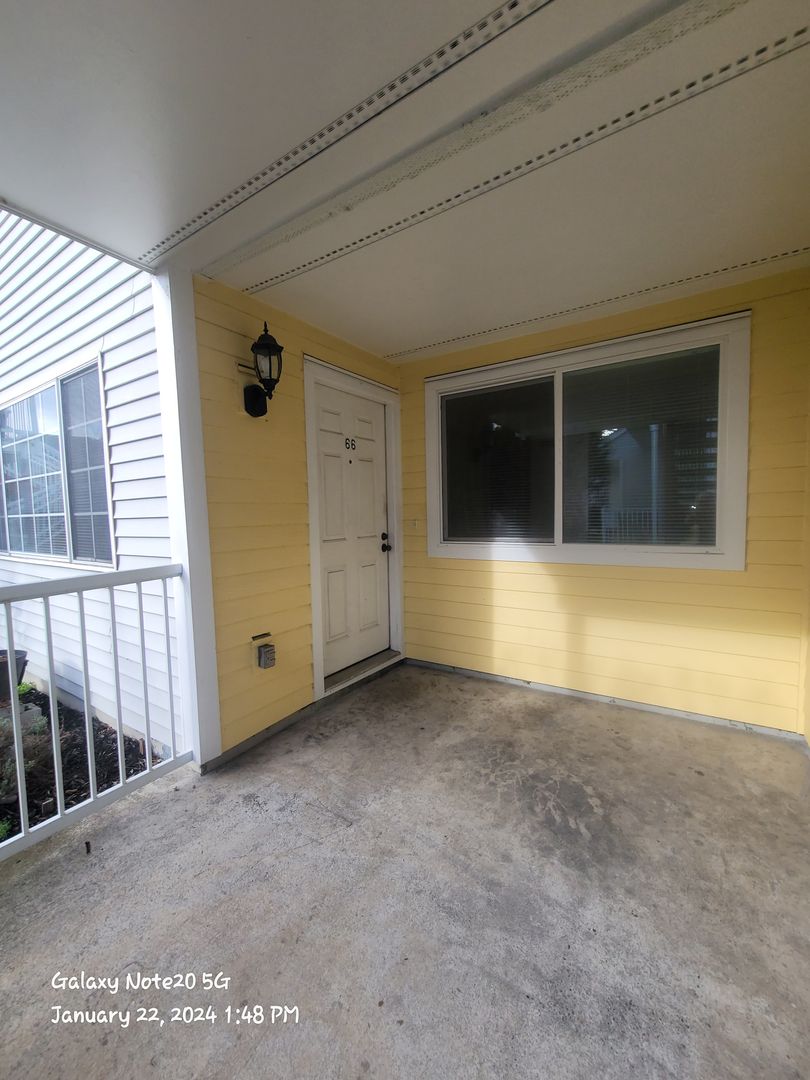 Medford Apartment: 2101 Poplar