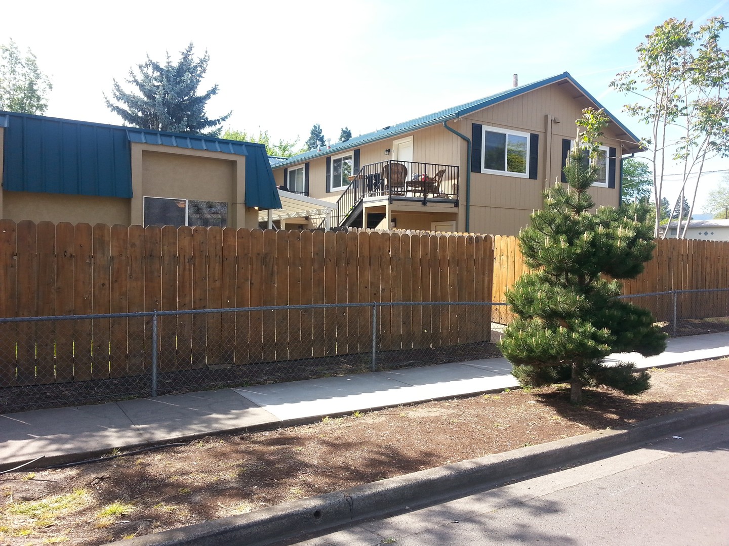 Medford Apartment: 504 S. Holly