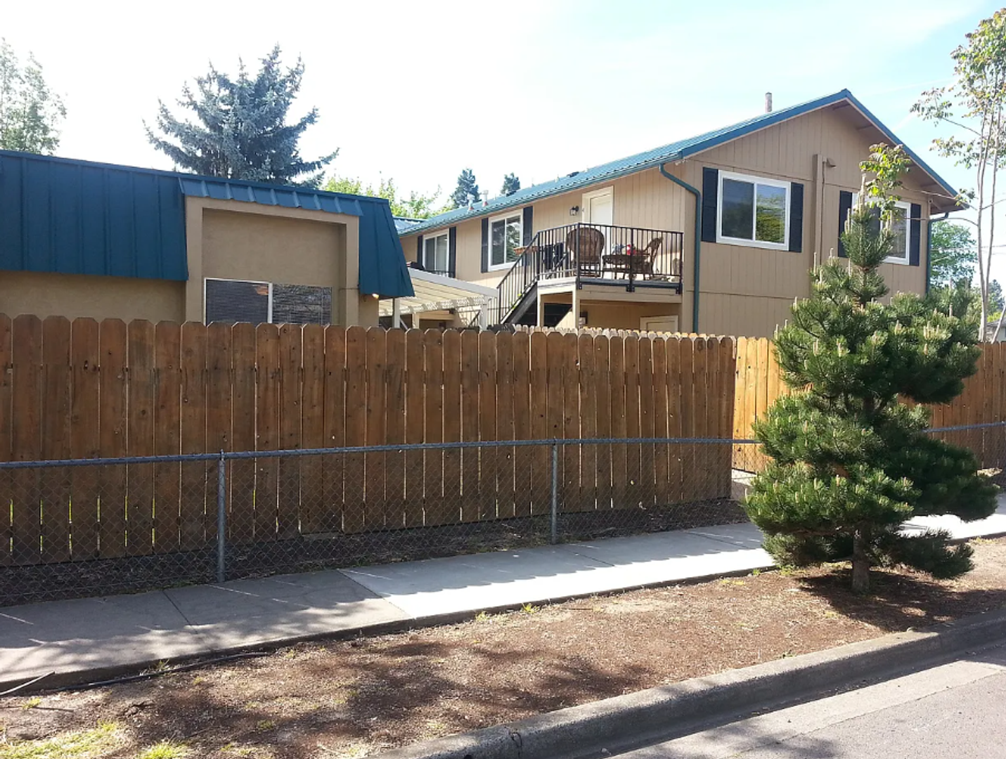 Medford Apartment: 504 S. Holly