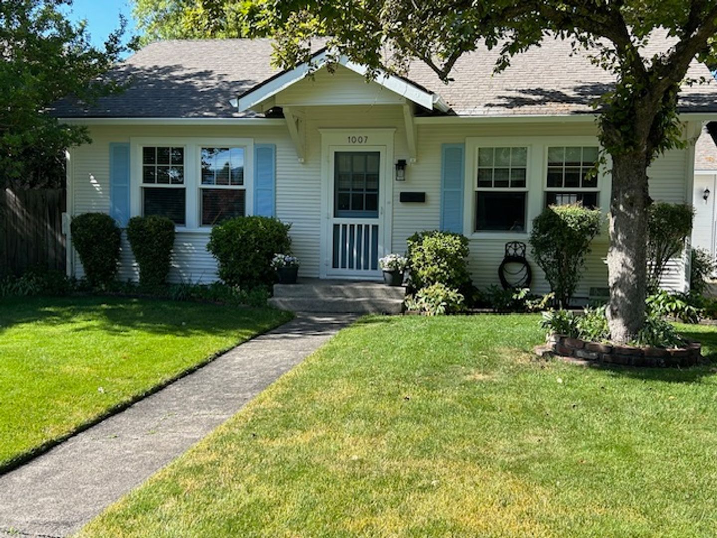 Medford House: 1007 Reddy Ave