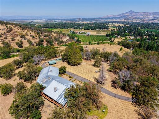 Ranch style 3 Bed 3 Bath home on 87 acres