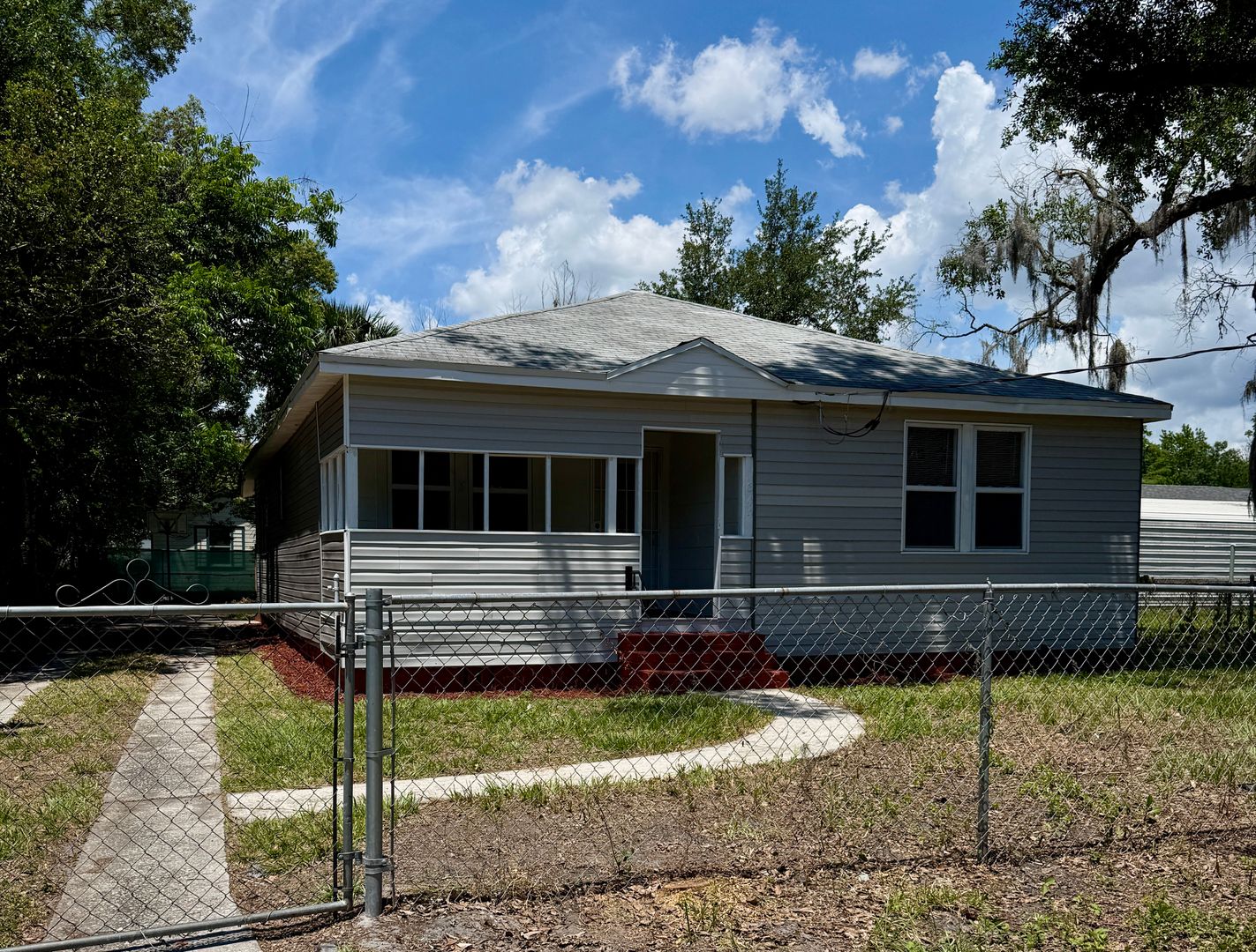 Jacksonville House: 844 Saranac Street