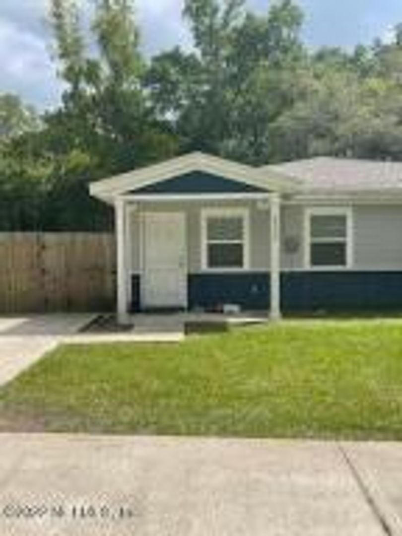Jacksonville House: 2222 Thomas Court