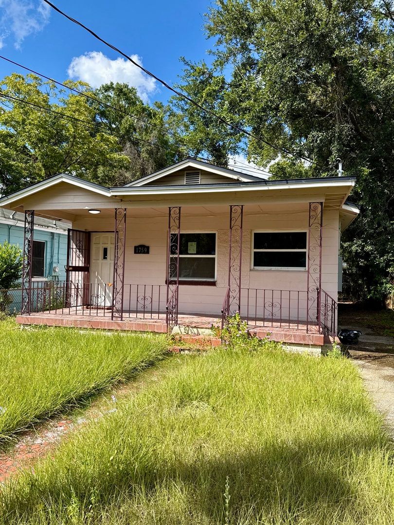 Jacksonville House: 1759 W 11th Street