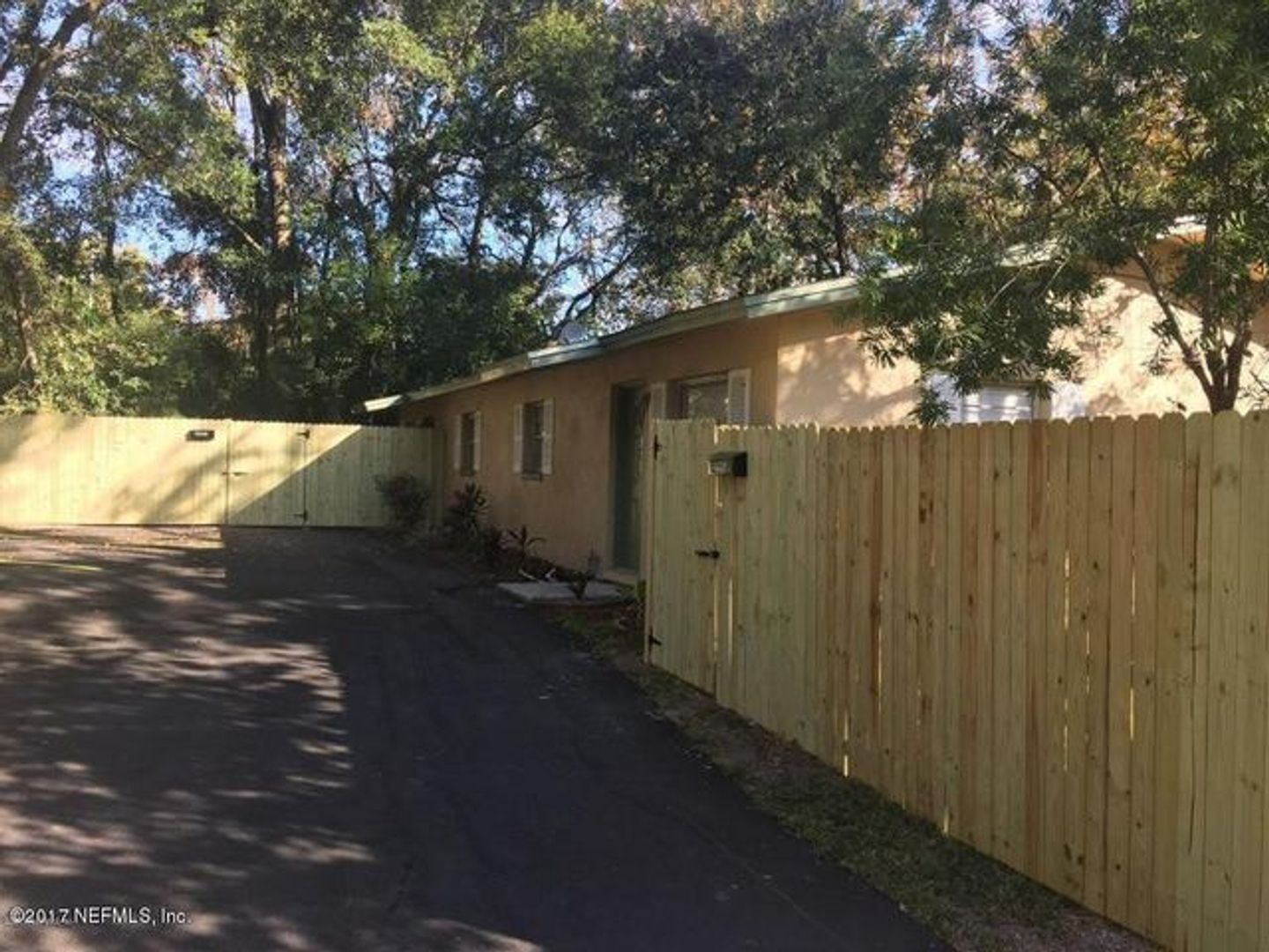 Jacksonville House: 2885 Gilmore St (TP)