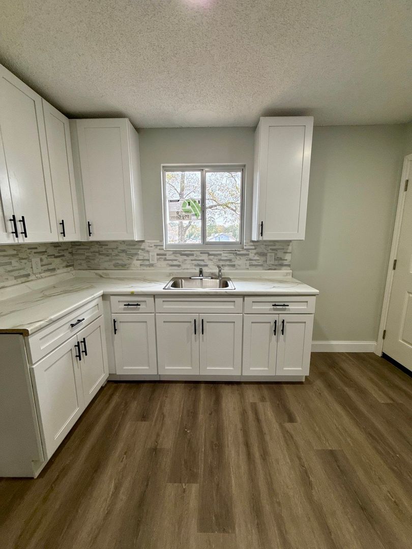 Jacksonville Apartment: 5035 Westchase Court