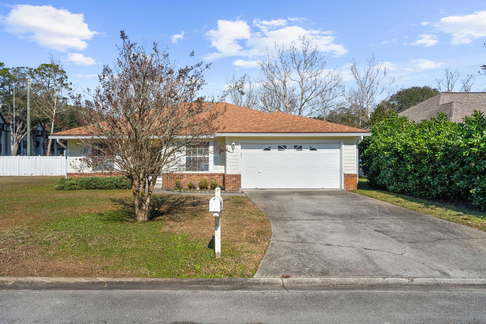 Jacksonville House: 13241 Mendenhall Place