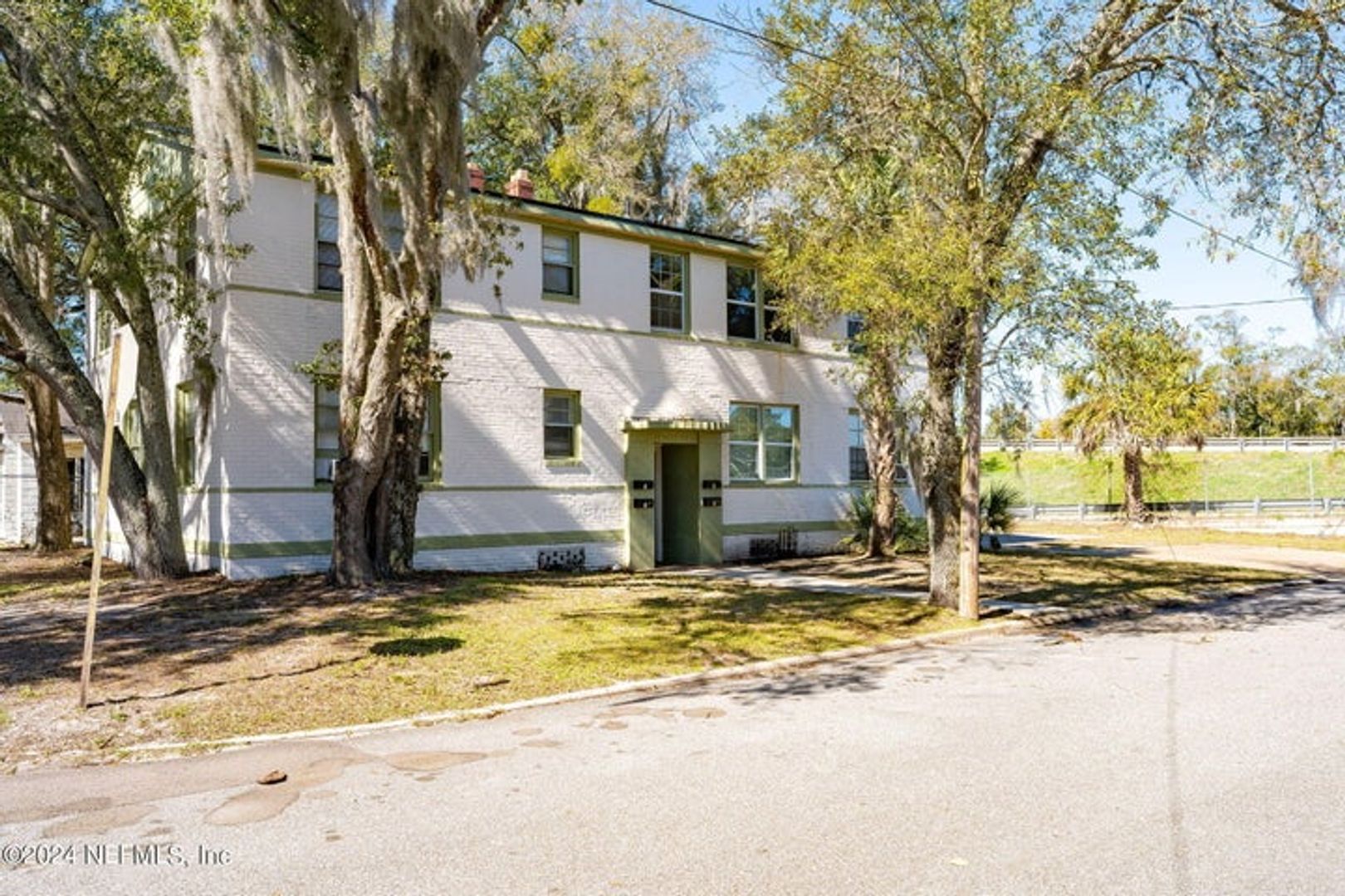 Jacksonville Apartment: 2906 Silver Street