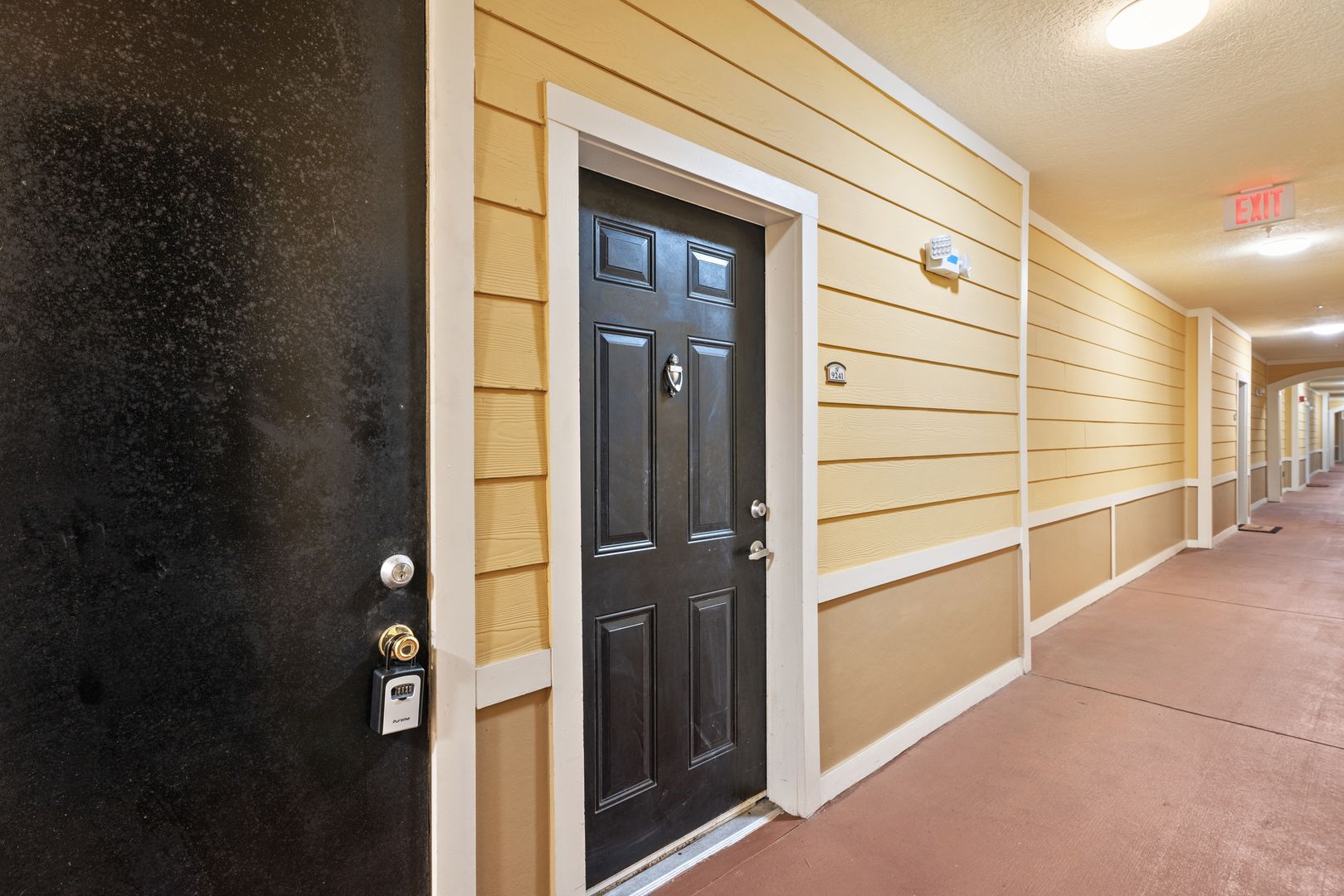 Jacksonville House: 8539 Gate Pkwy West U#9241