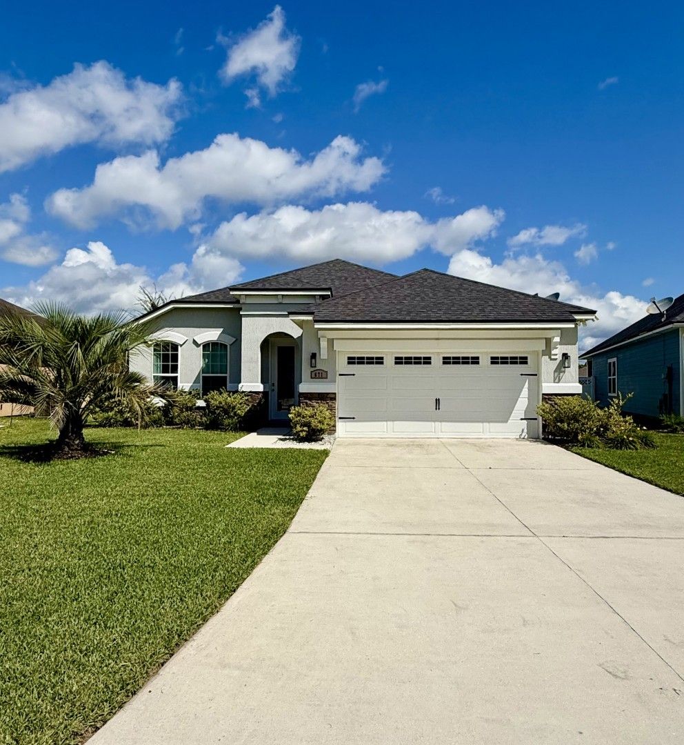 Orange Park House: 671 Charter Oaks Blvd