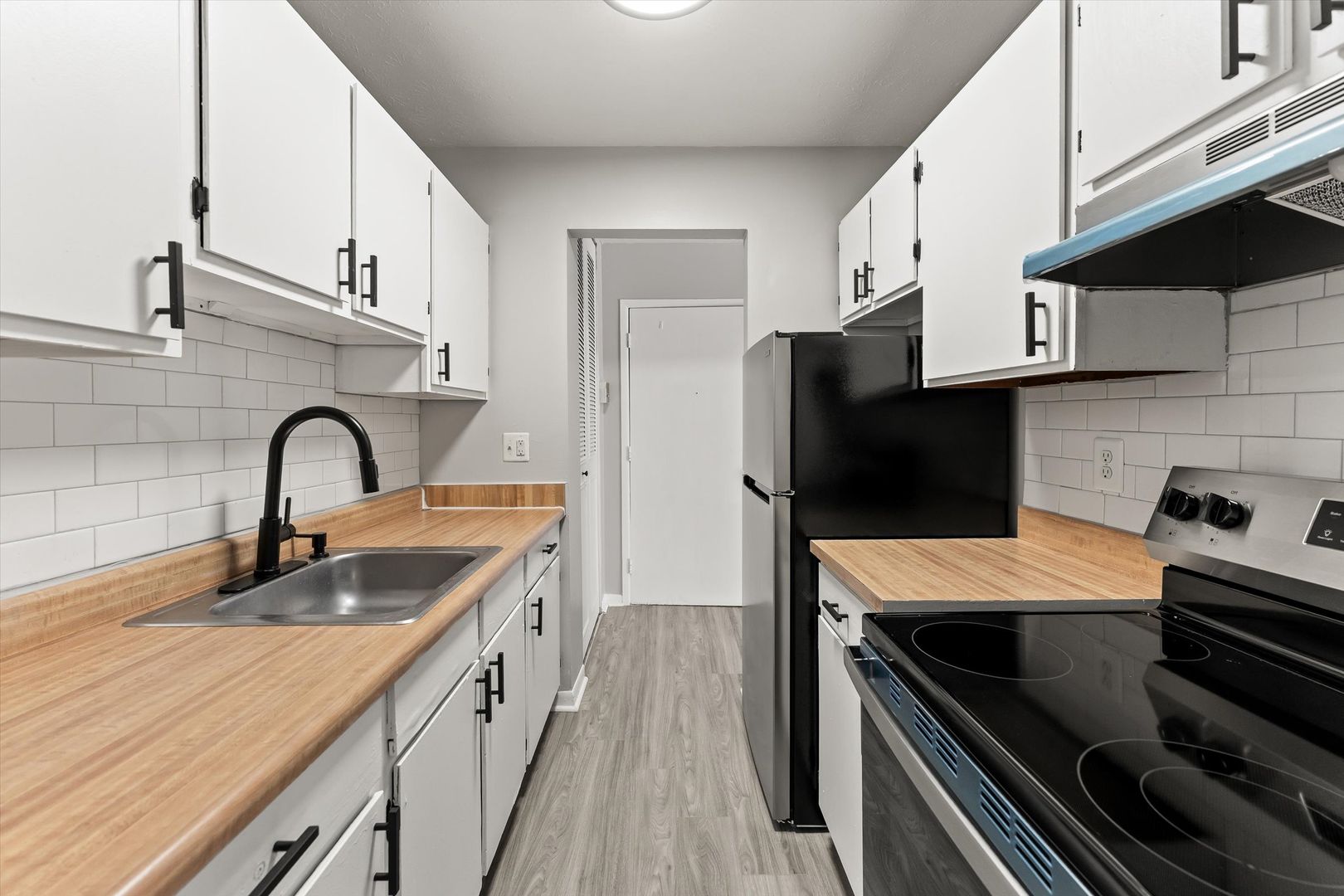 Warren Apartment: 29356 Dequindre Road