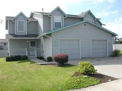 Yelm Multiplex: 15308-15310 Berry Valley Rd SE