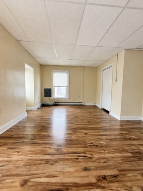 Listing photo thumbnail