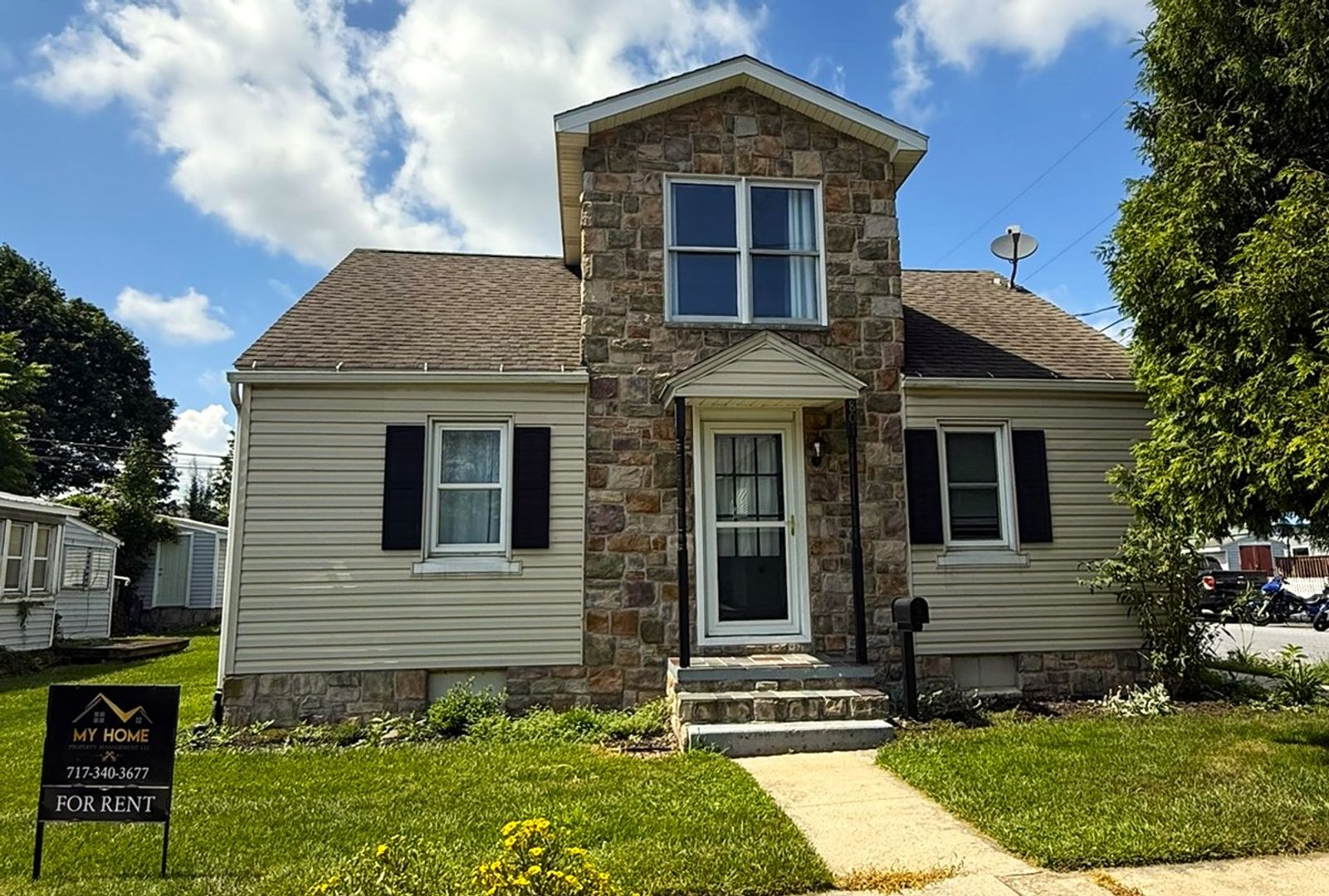 Palmyra House: 801 W Cherry St