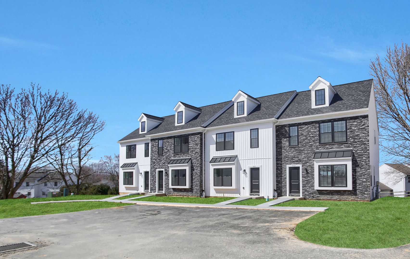 Elizabethtown House: 971 Old Elizabethtown Road