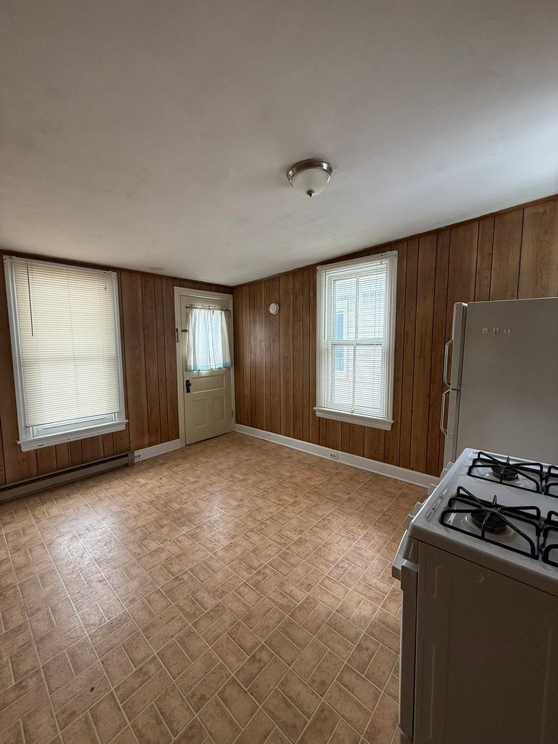 Elizabethtown Apartment: 344 E Park St