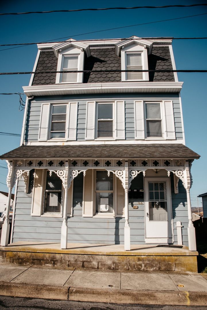 Middletown Apartment: 166 Nissley St