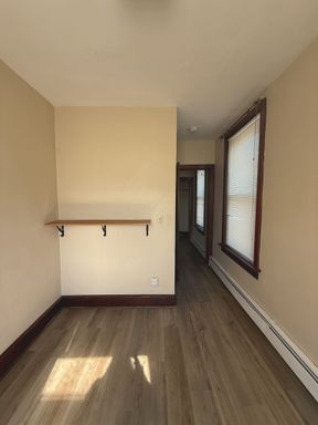 Listing photo thumbnail