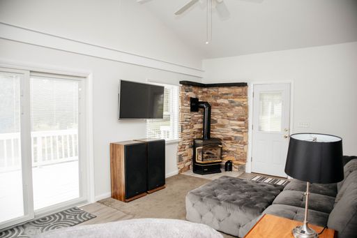 Listing photo thumbnail