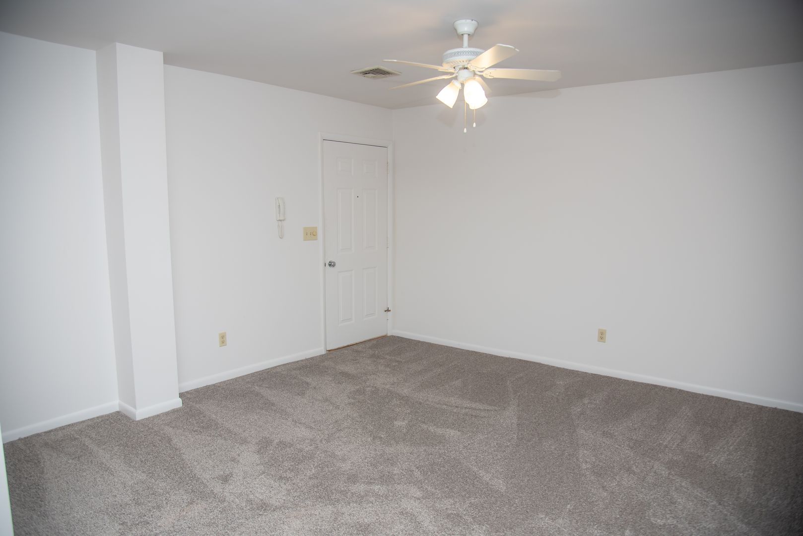 Elizabethtown Apartment: 153 E High St