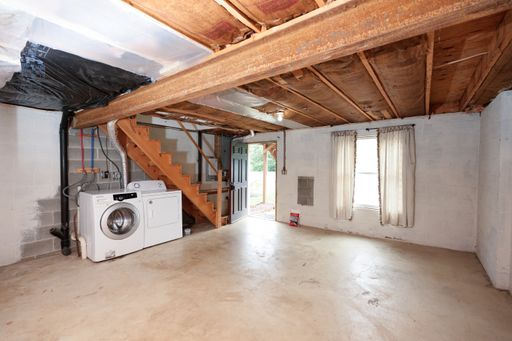 Listing photo thumbnail
