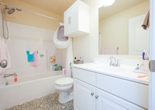 Listing photo thumbnail