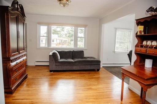 Listing photo thumbnail
