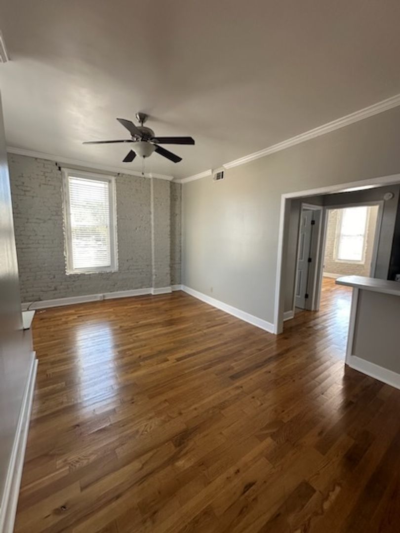 Fountain Inn Apartment: 117 S Main St